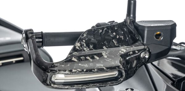 Ilmberger R1300GS 23-24 ハンドプロテクター ハイ ブリンカー右 BDC(ブラックダイヤモンドカーボン仕上げ) グロッシー (艶あり) BG.HPR.005.R23GS
